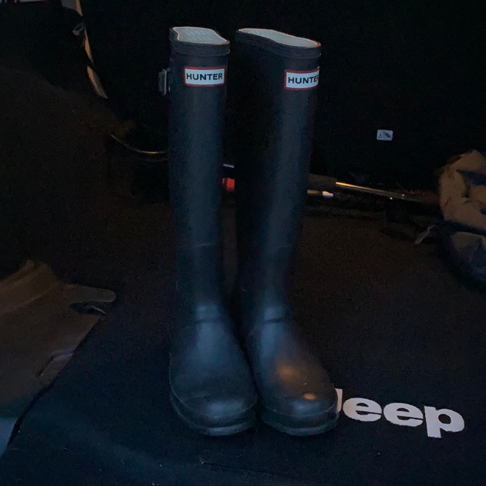 Hunter rain boots - size 6 female